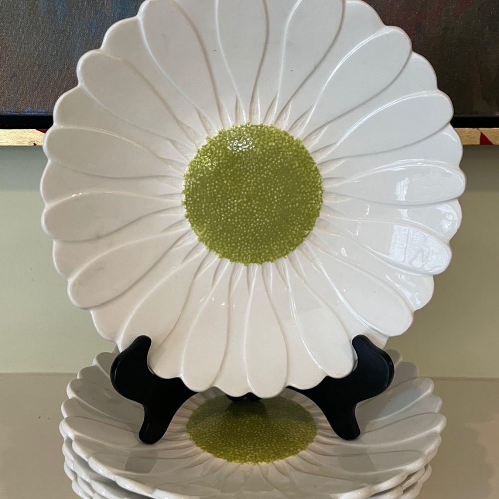 Set of 5 Gien white and green daisy plates